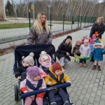 Pierwsze spacery maluszków - Dinusie