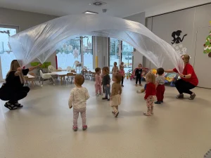 Śniegowe zabawy u Dinusiów