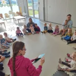 Odwiedziny Miejskiej Biblioteki u Dinusiów