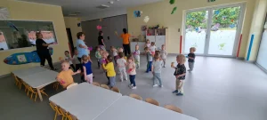 Króliczki - zajęcia taneczne i poznawcze - Kocham Cię, Te amo