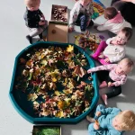 Dinusie - Gramy zmysłami -jesienna ścieżka sensoryczna