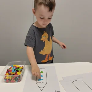 Króliczki - praca plastyczna kolorowe kredki