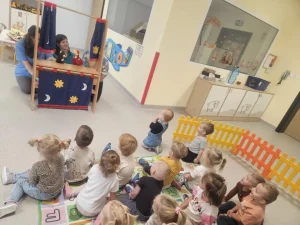 Króliczki - teatrzyk o czerwonym kapturku