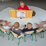 Niedźwiadki - teatrzyk kamishibai 'Piotruś idzie do żłobka'