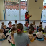 Króliczki - Odwiedziny Pani z Biblioteki