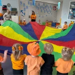 Delfinki - Angielski z chustą Klanzy