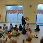 Króliczki - Odwiedziny Pani z Biblioteki