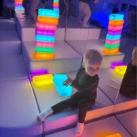 Króliczki - Zabawy w sali terapii światłem