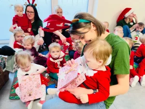 Dinusie - Witaj Święty Mikołaju