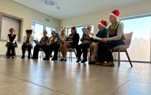 Delfinki - Kolędowanie z seniorkami