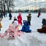 Delfinki - Zabawy na śniegu