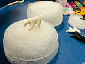 Dinusie - Magia lodowych kolorów