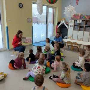 Króliczki - Odwiedziny Pani z Biblioteki