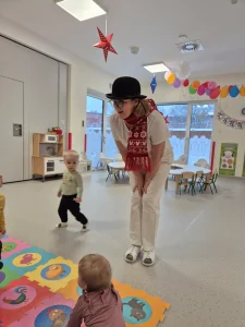 Niedźwiadki - śnieg, mróz i bałwanki