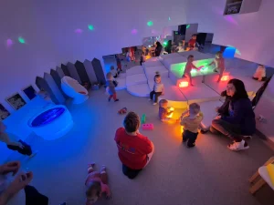 Niedźwiadki - zabawy w pokoju terpaii światłem