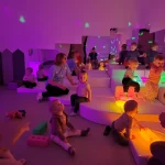 Niedźwiadki - zabawy w pokoju terapii światłem