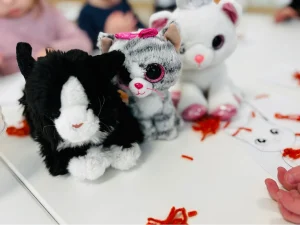 Dinusie - Dzień Kota