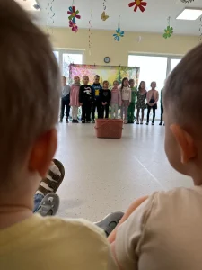 Delfinki - Odwiedziny przedszkola Promyczek