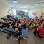 Niedźwiadki - przedstawienie o pomaganiu